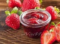 Mga pamamaraan para sa paggawa ng strawberry jam na may buong berries
