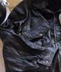 Kako obnoviti kožnu torbu kod kuće Iznošena kožna jakna